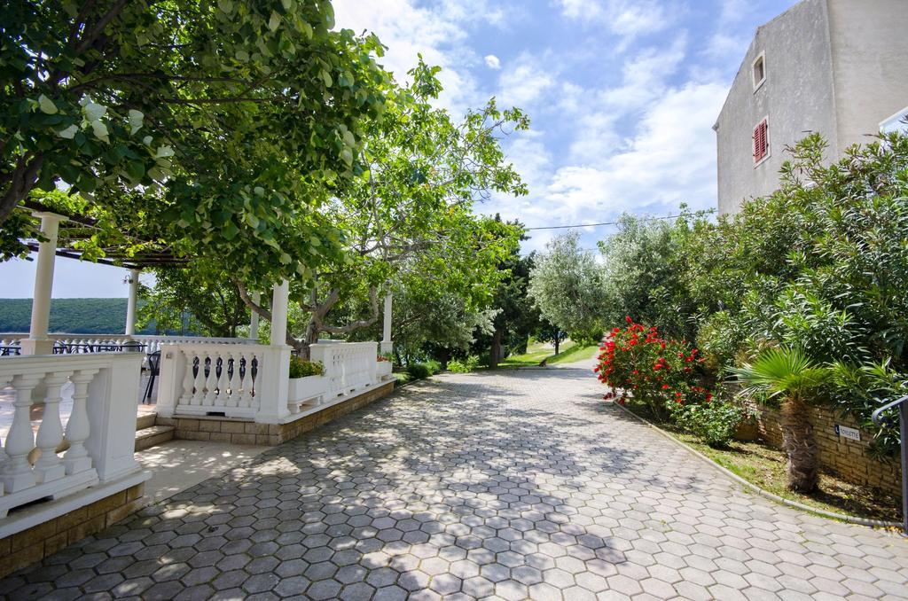 Apartments Milan Rakalj Экстерьер фото