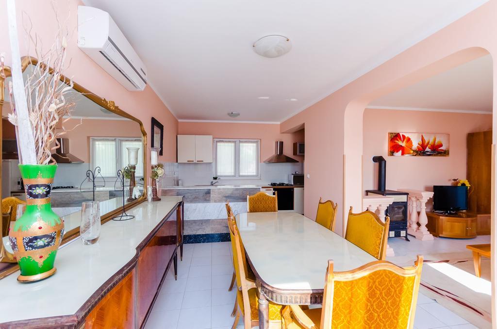 Apartments Milan Rakalj Экстерьер фото